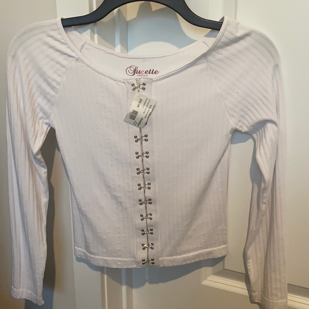 White long sleeve with clips in middle